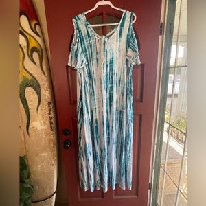 NWT LANE BRYANT blue and white tye dyed cold shoulder rayon blend maxi d…